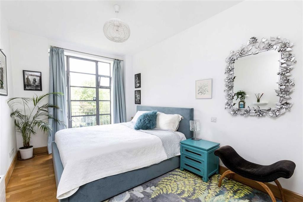 Property photo 3 of 6