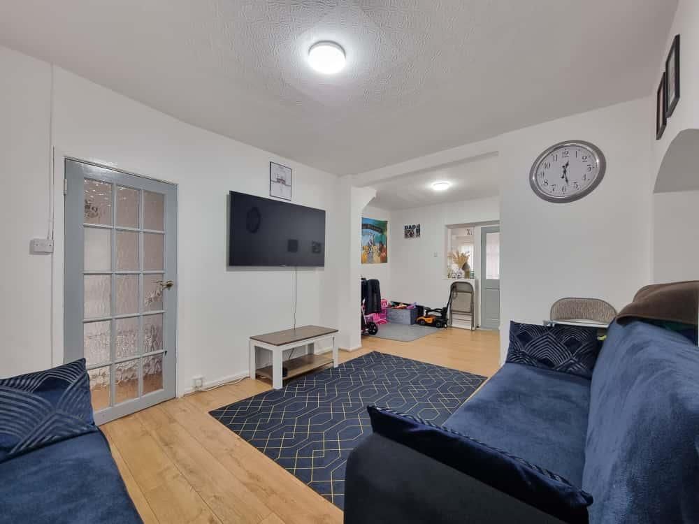 Property photo 3 of 19