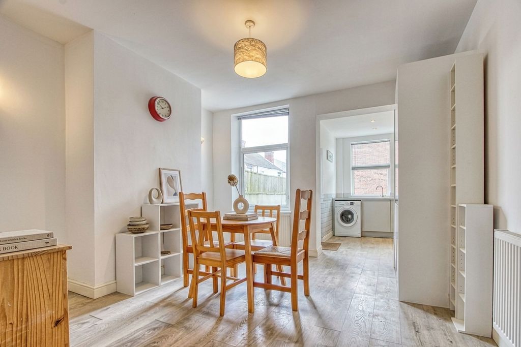 Property photo 3 of 18 Dining Room