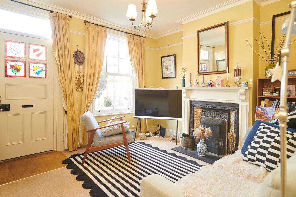 Property photo 2 of 11