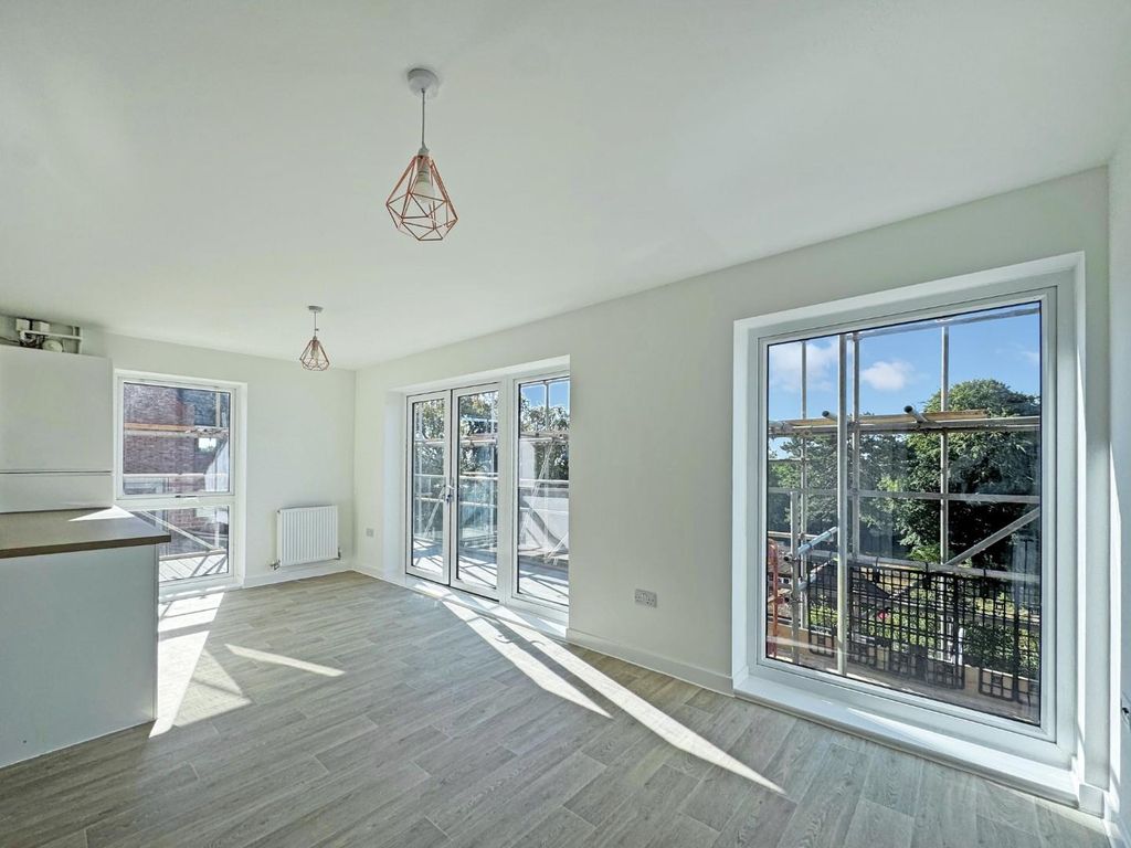 Property photo 2 of 9 6.Jpg