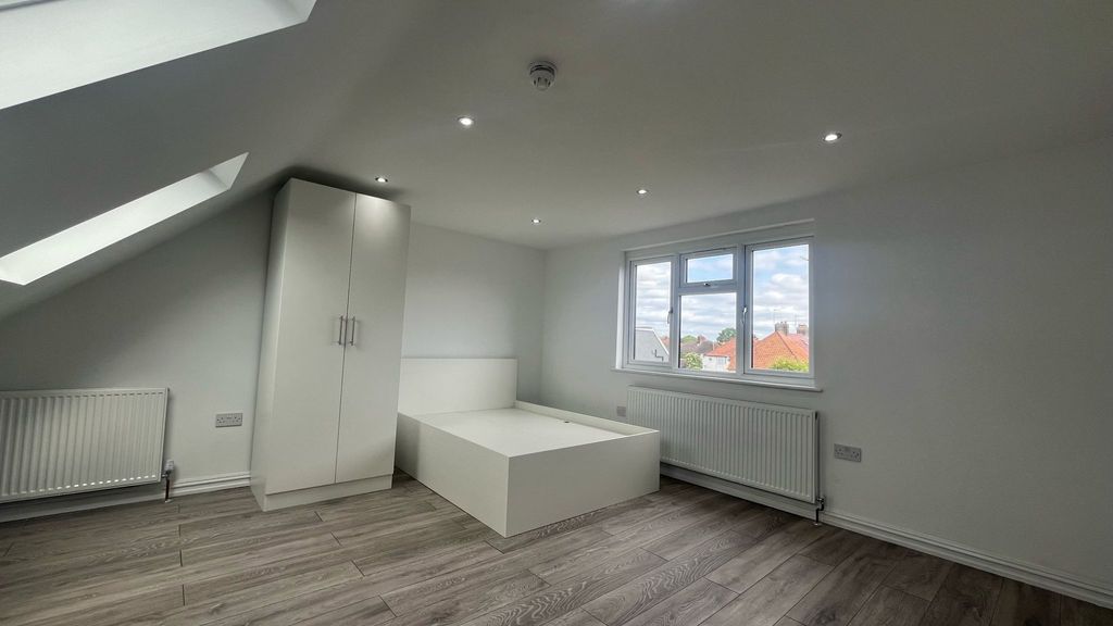 Property photo 1 of 3