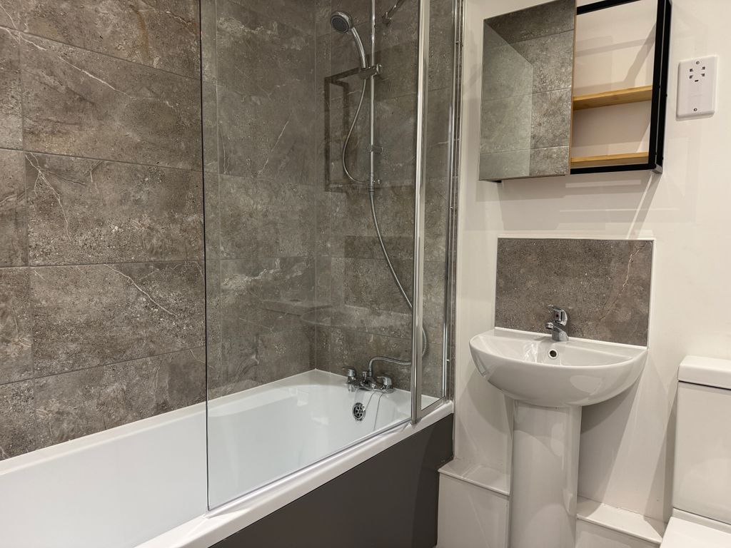 Additional image 7 of 1 bed flat to rentCastle Street, Taunton TA1