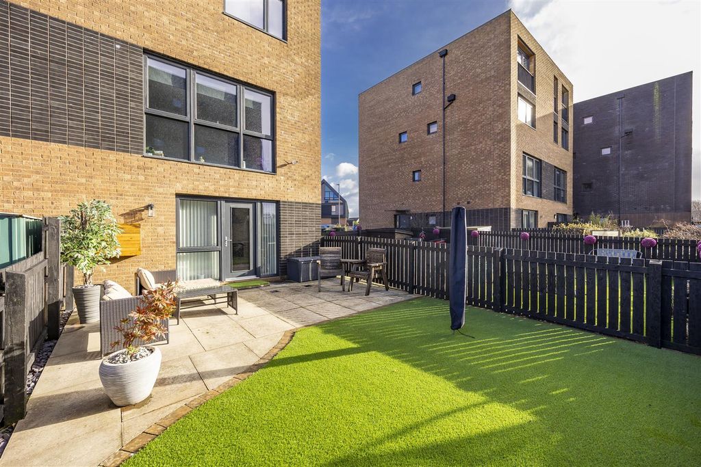 Property photo 1 of 14 8_Manchester_Place_Glasgow_011.Jpg