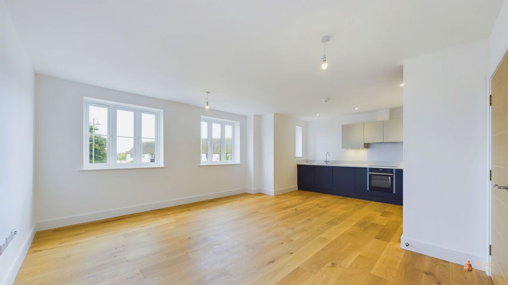 Property photo 2 of 11 Kitchen / Dining / Lounge