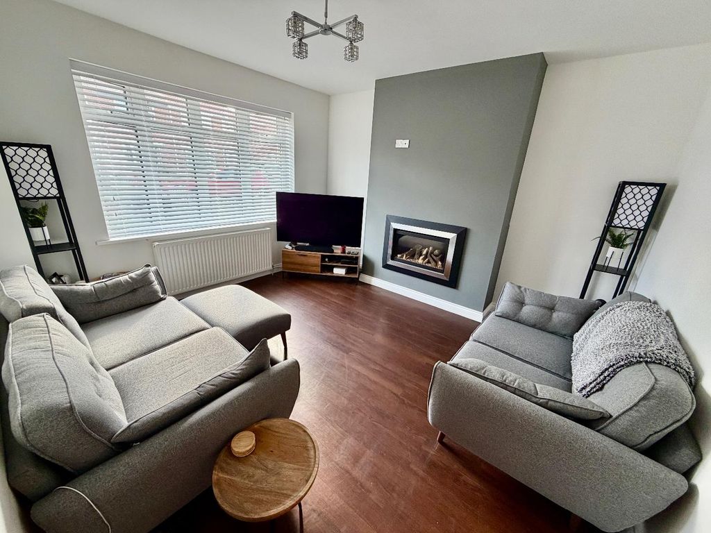 Property photo 2 of 10 Lounge