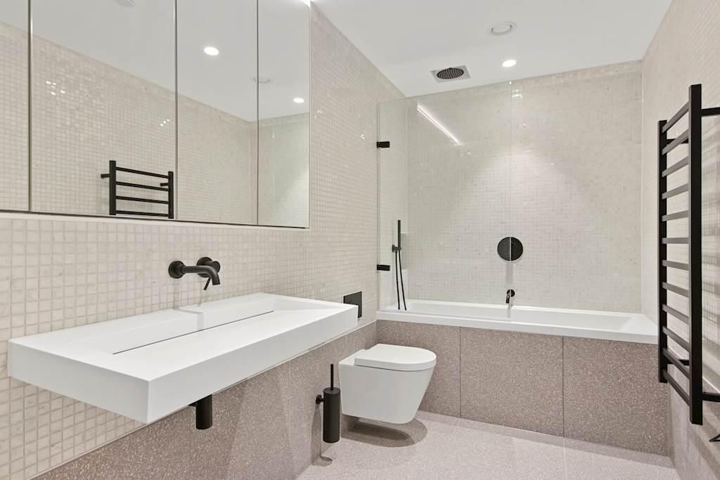 Property photo 3 of 13 Bathroom