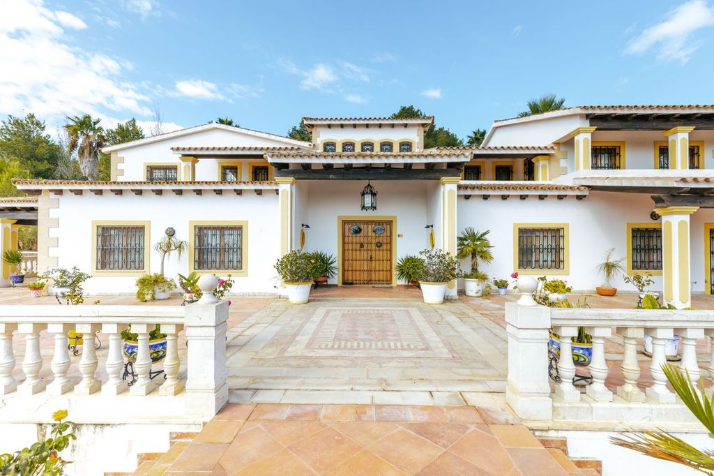 Property photo 2 of 30