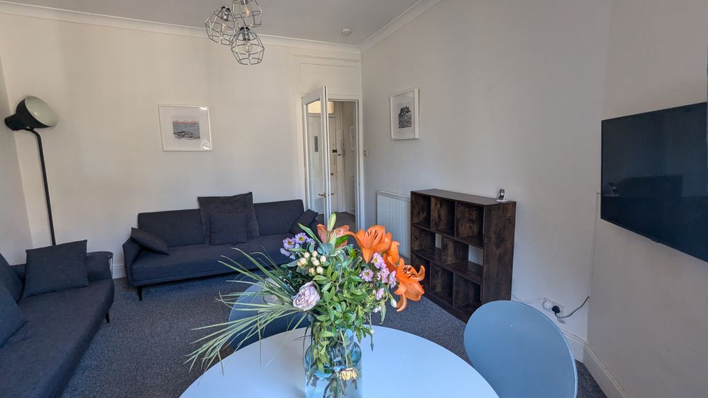 Property photo 2 of 14 1000040316