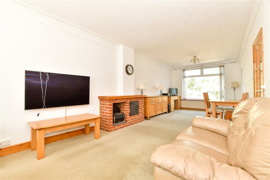 Property photo 3 of 17 Lounge/Diner