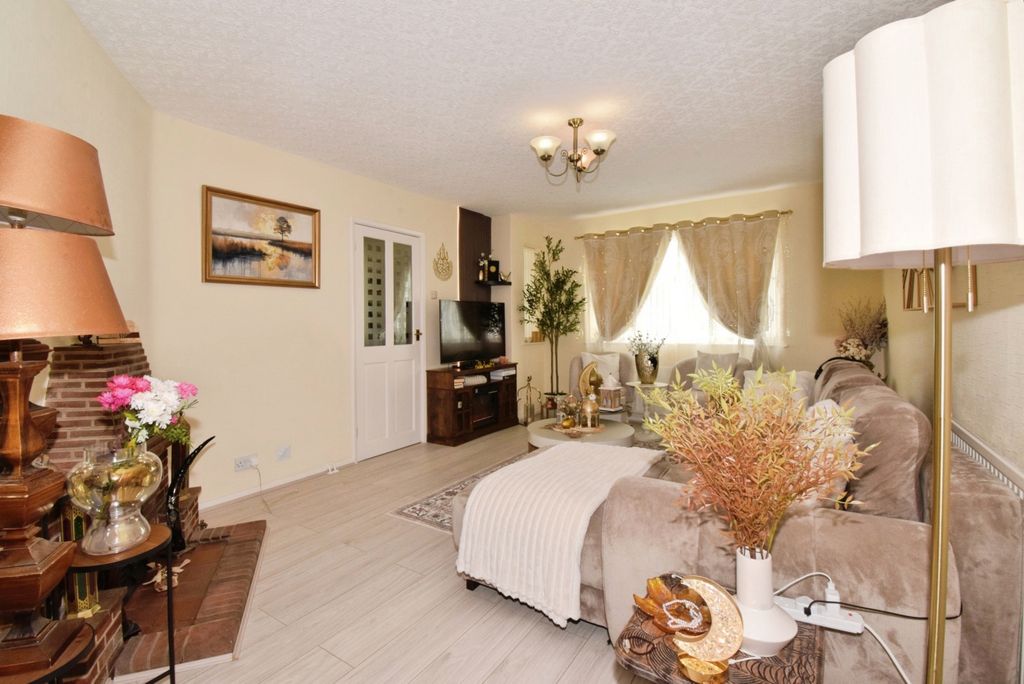 Property photo 2 of 20 Pbox-Img.Jpg