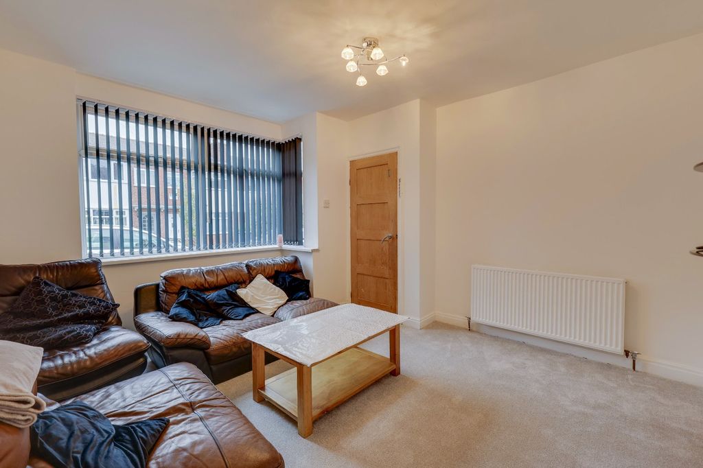 Property photo 2 of 14 Picture No. 11