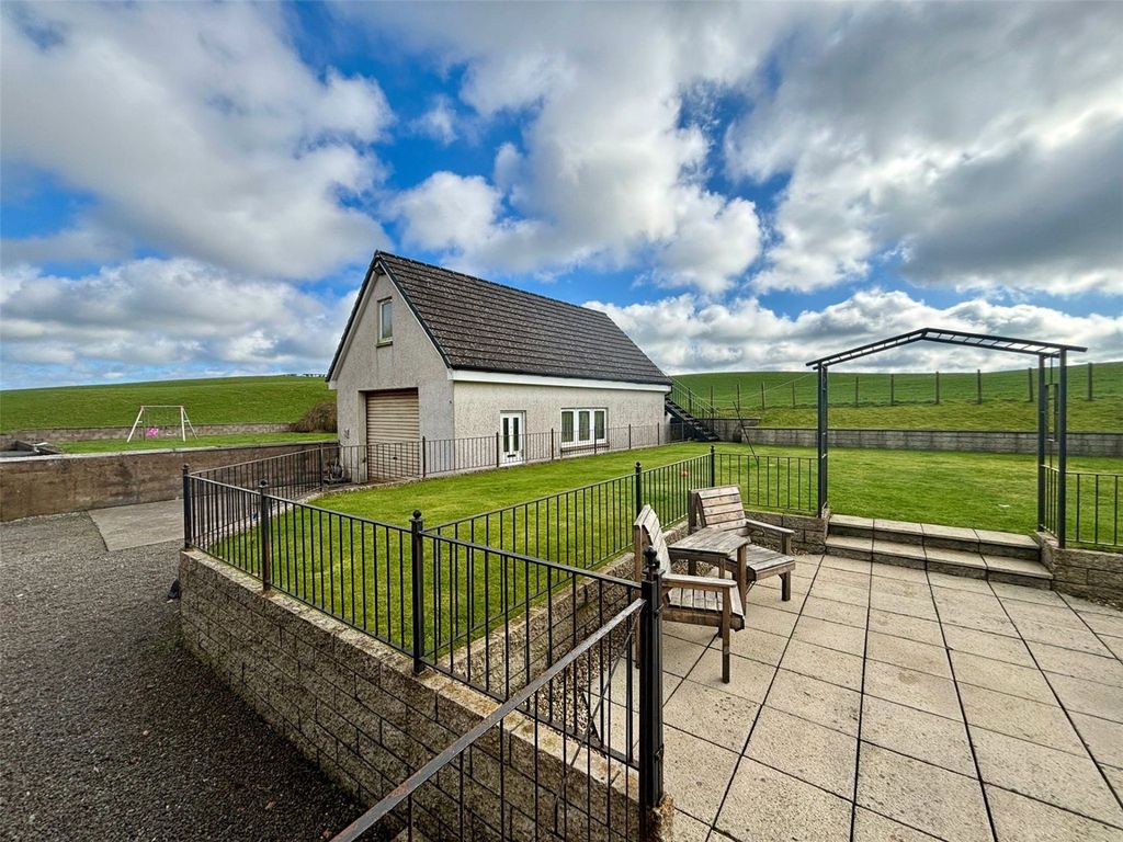 Property photo 2 of 34 Picture No. 38