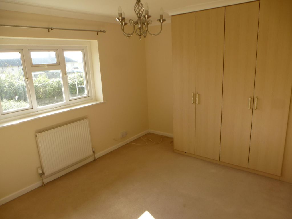 Property photo 3 of 11 Bedroom 2