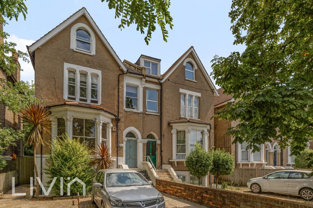 Property photo 1 of 7 918A2621