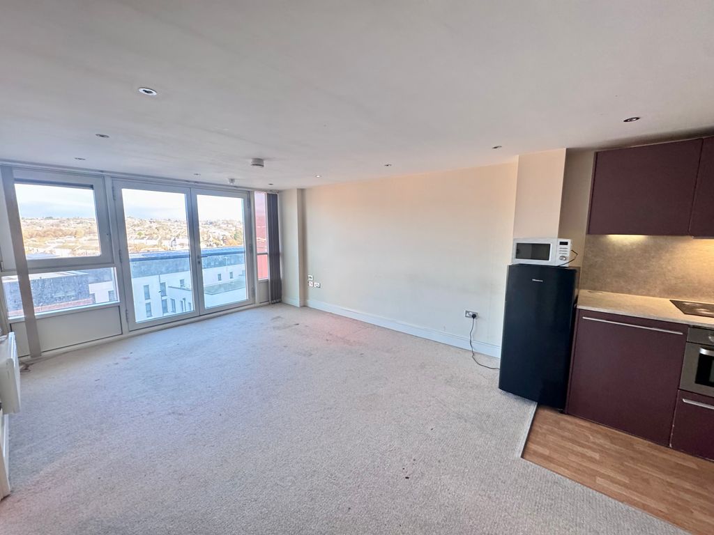 Property photo 3 of 12