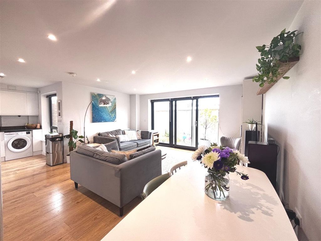 Property photo 2 of 12 Living.Jpg