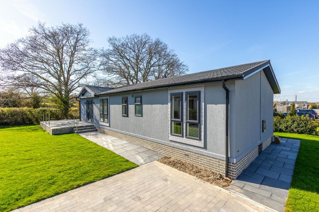 Property photo 1 of 9 2Ed4A3Abb208853B1E92Cb0093ce374694Ca4F42Cb9Cca6d79