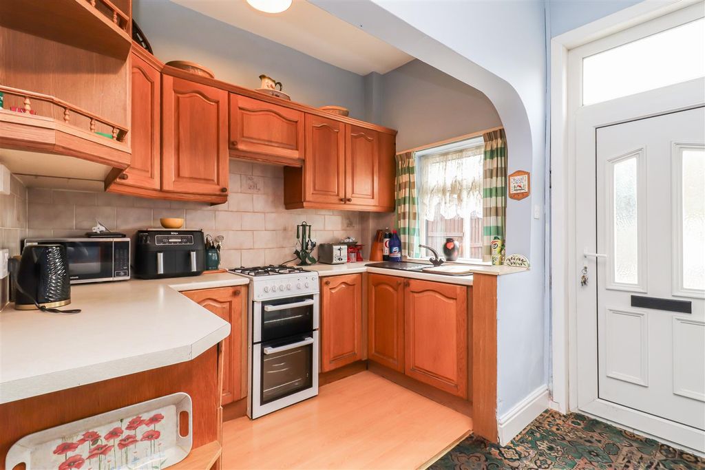 Property photo 3 of 11 Kitchen/Diner