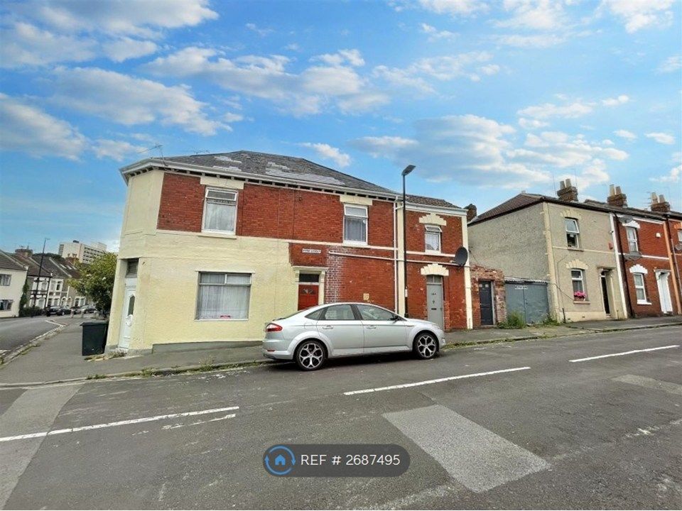 Property photo 1 of 12