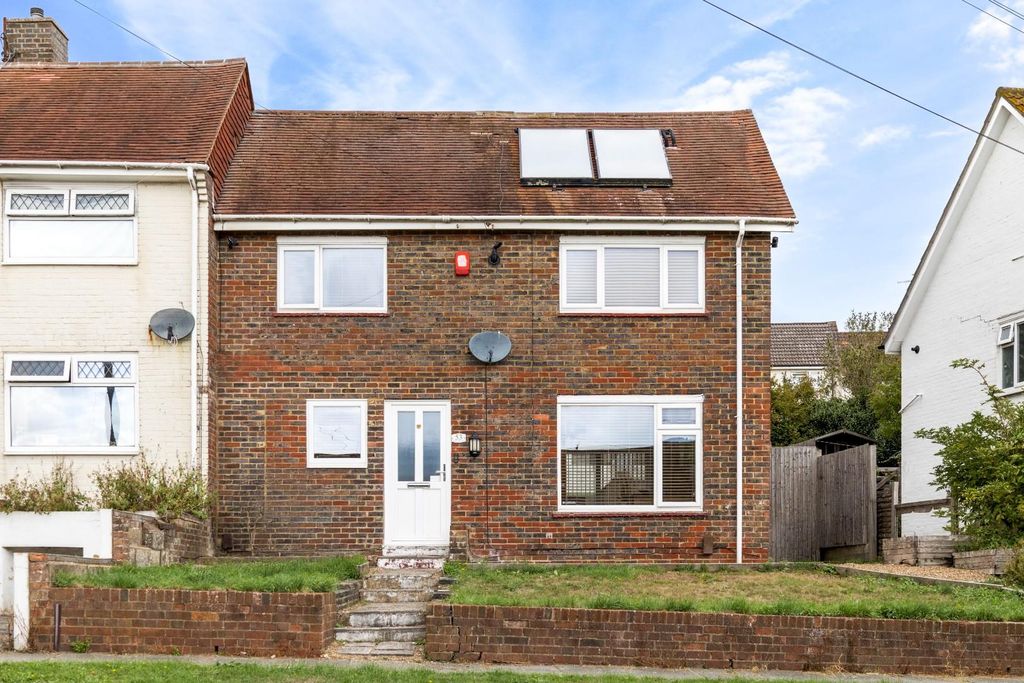 Property photo 1 of 25 Stanstead Crescent, 53-009.Jpg