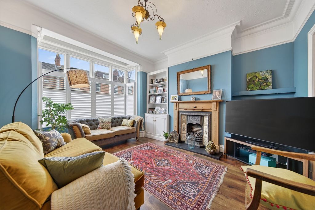 Property photo 1 of 42