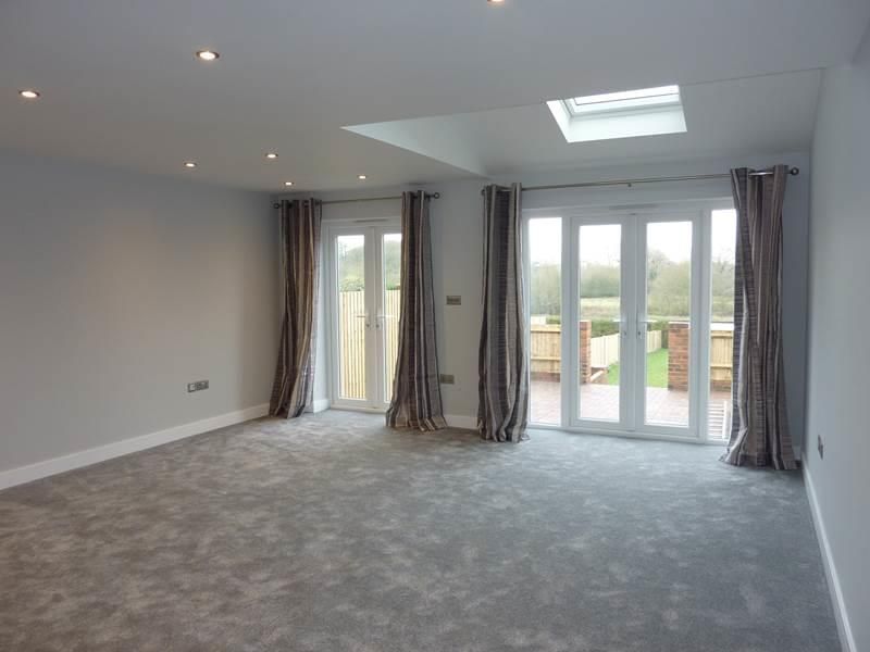 Property photo 3 of 14 Lounge.Jpg