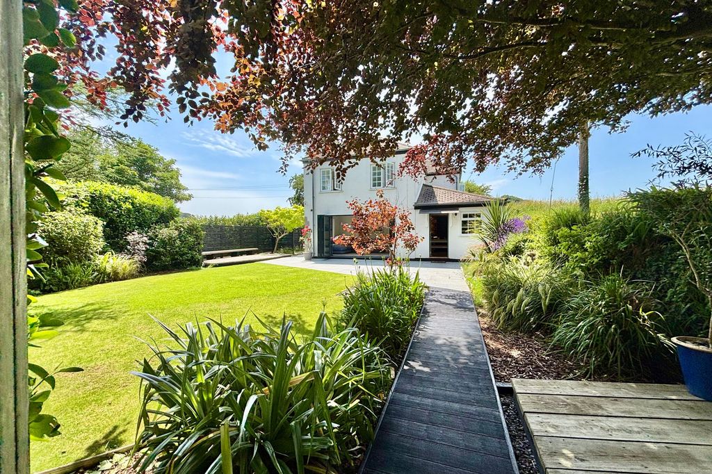 Property photo 1 of 37