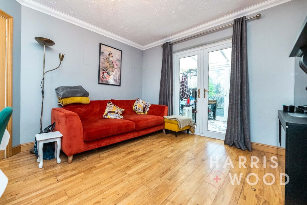 Property photo 3 of 21 4747325