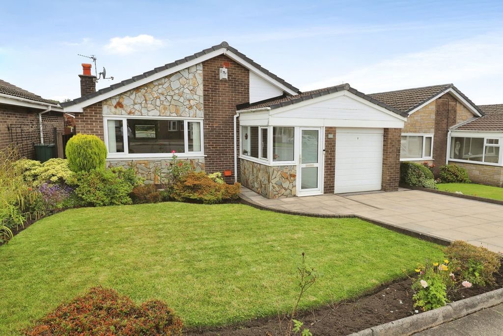 Property photo 1 of 32