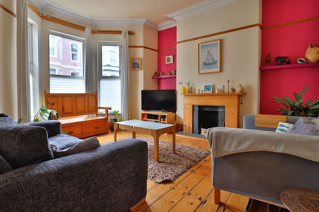 Property photo 3 of 18