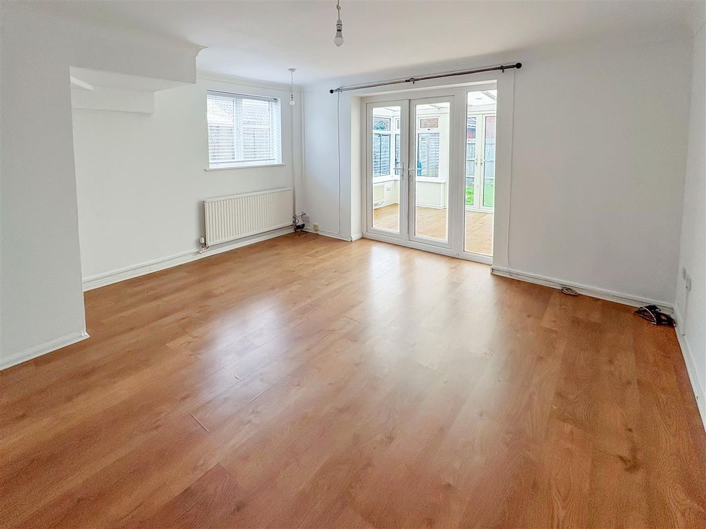 Property photo 2 of 13 Image00054.Jpg