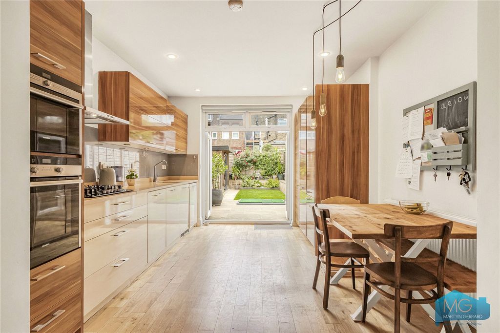 Property photo 2 of 14 Picture No. 29