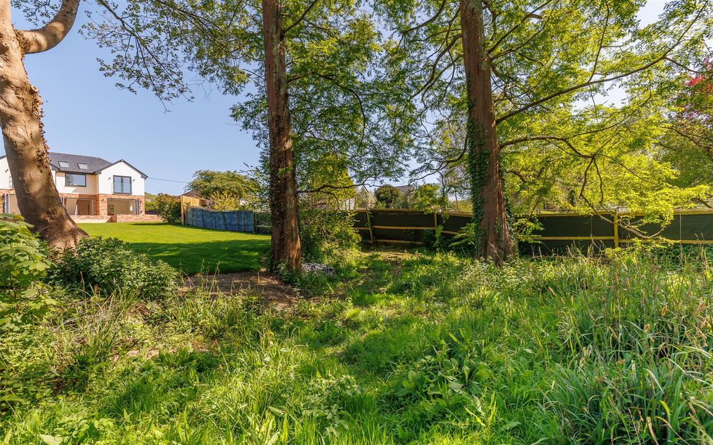 Property photo 3 of 24 Woodland Garden