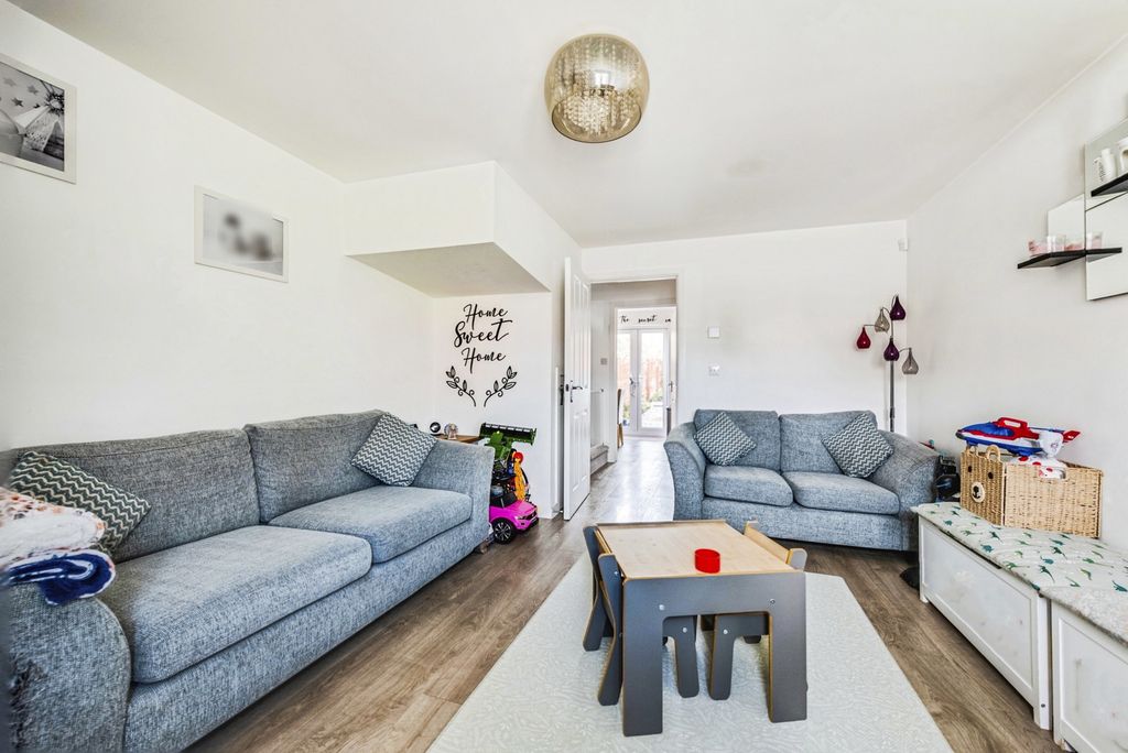 Property photo 2 of 24 Pbox-Img.Jpg