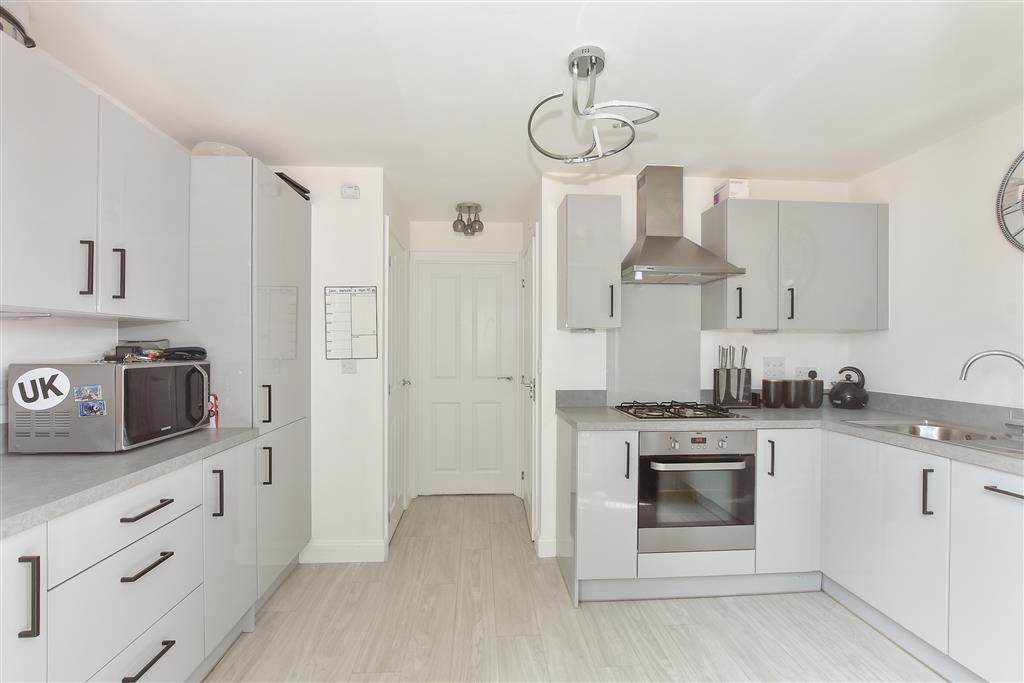 Property photo 1 of 7 Kitchen