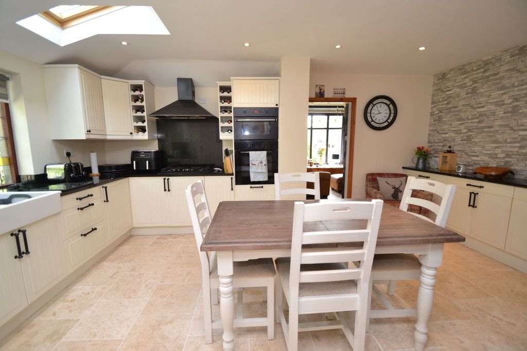 Property photo 1 of 33 Photograph 15