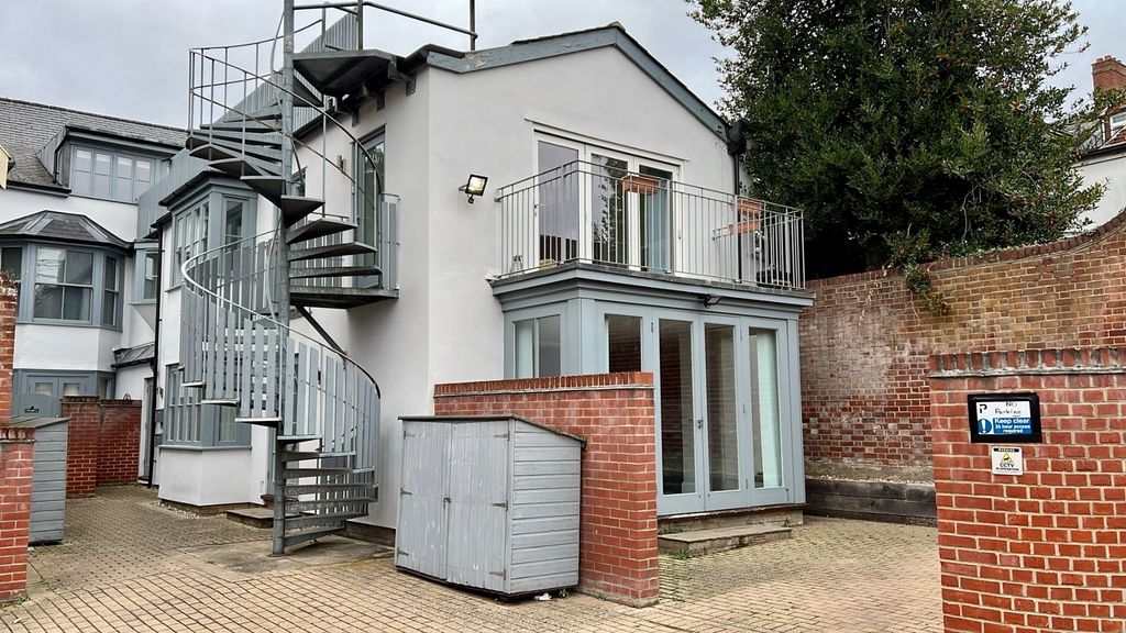 Property photo 1 of 11 4405410