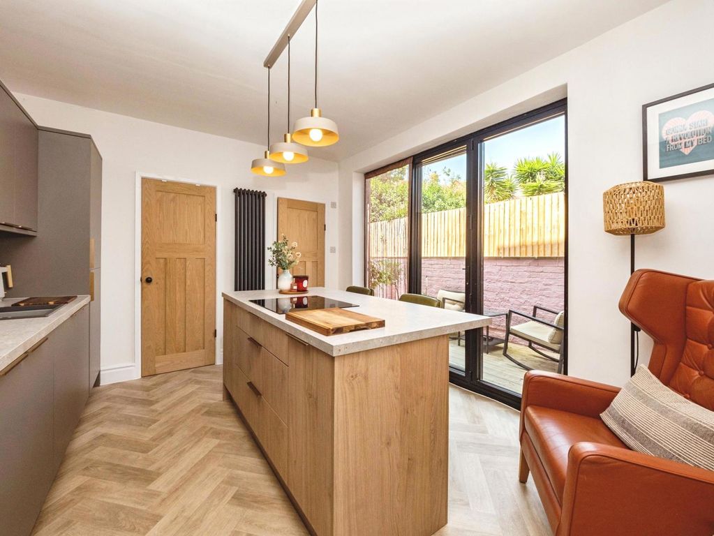 Property photo 1 of 18 Pbox-Img.Jpg