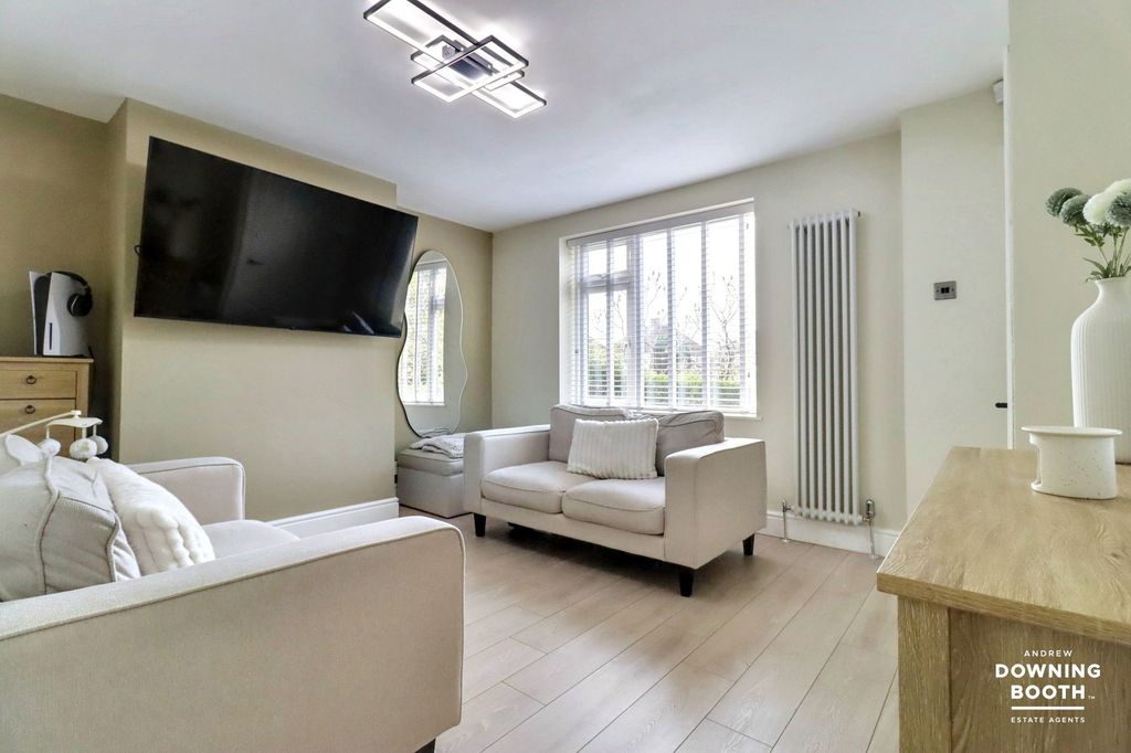 Property photo 2 of 23