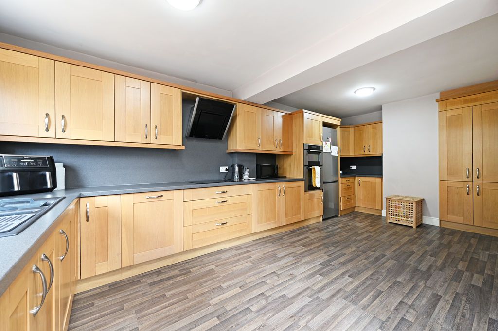 Property photo 3 of 36 Kitchen