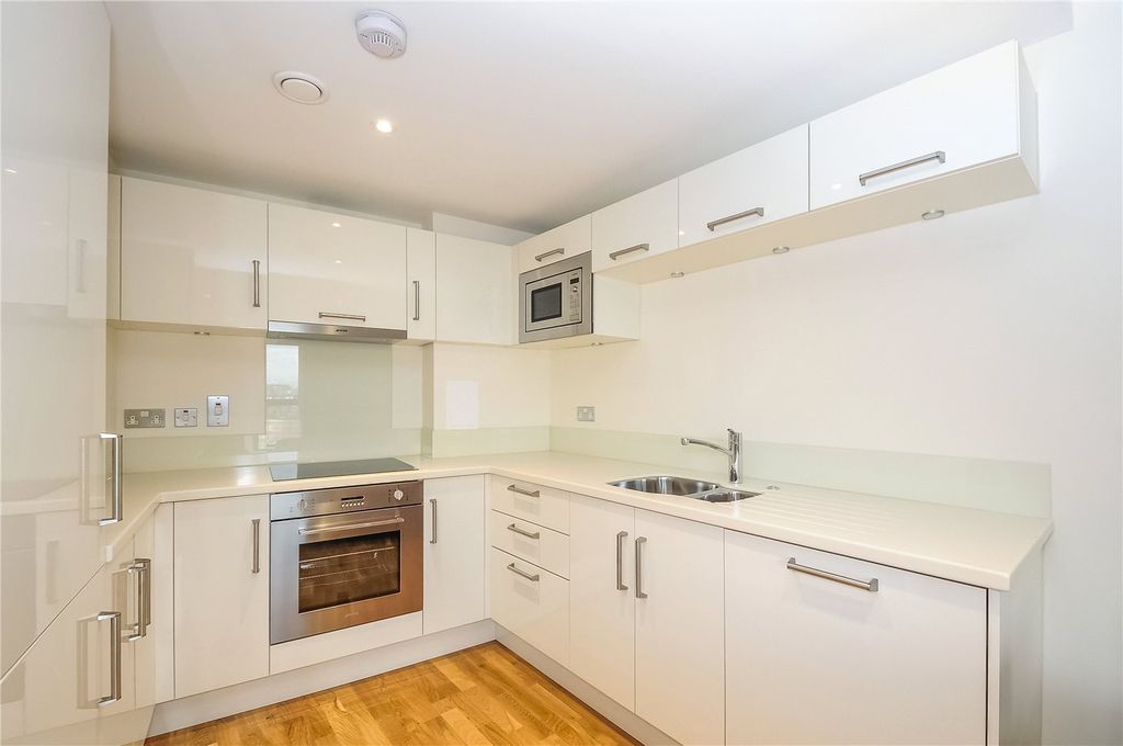 Property photo 3 of 8 Kitchen