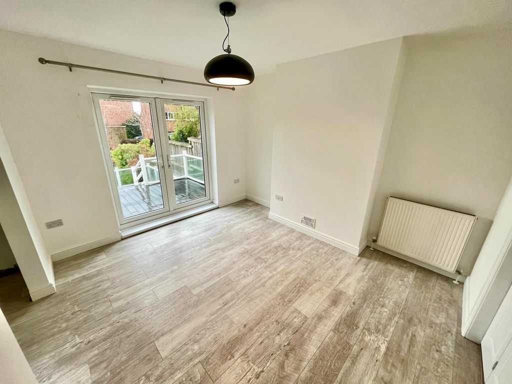 Property photo 2 of 13 Image