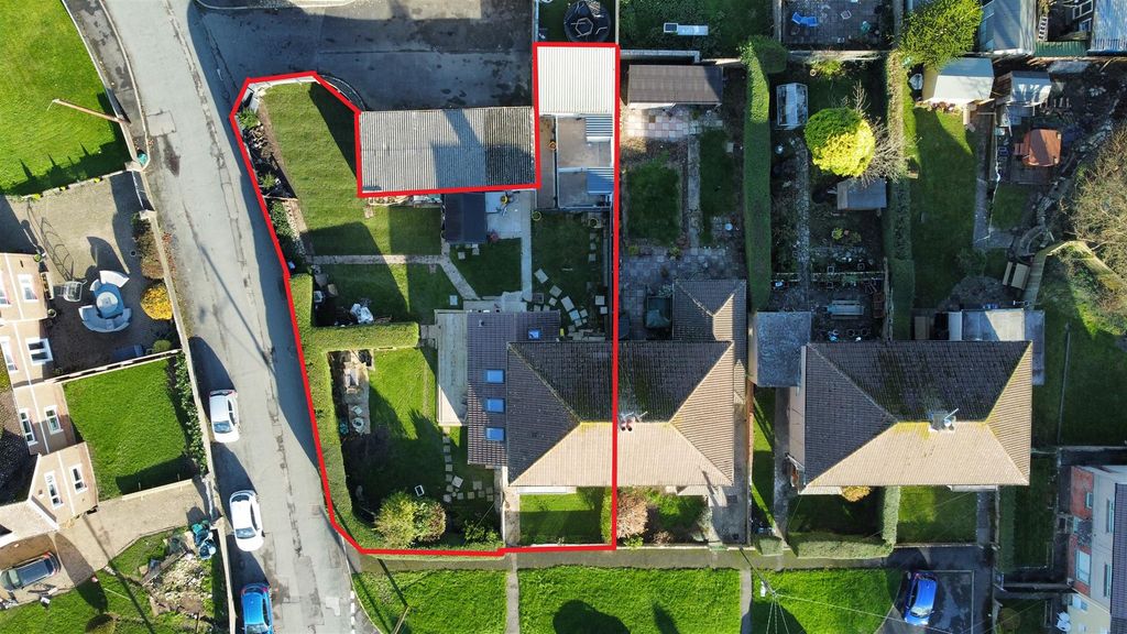 Property photo 2 of 25