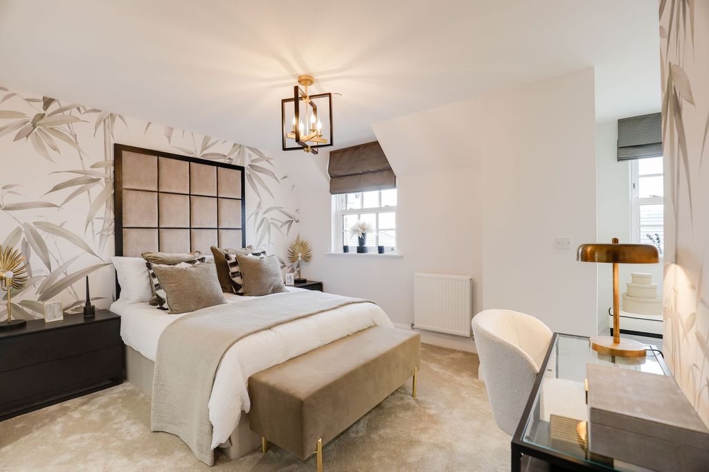 Property photo 3 of 26 Principal Bedroom