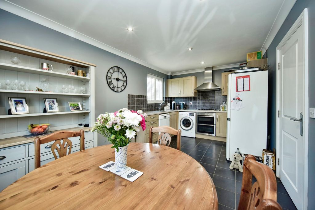 Property photo 2 of 17 Kitchen Diner