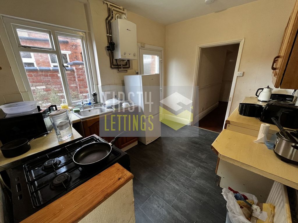 Property photo 2 of 12 Photo 1