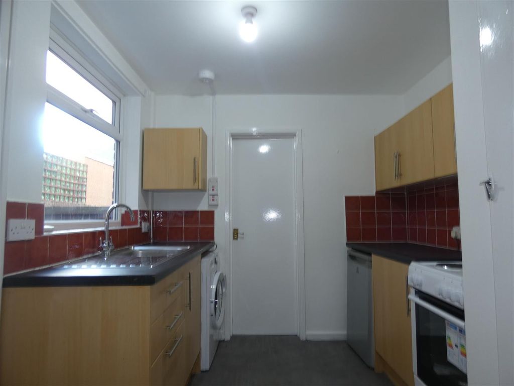 Property photo 2 of 8