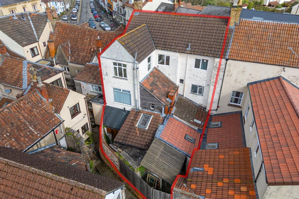 Property photo 3 of 44 3 The Plain, Thornbury, Bristol Bs35 2Ag | Freehol