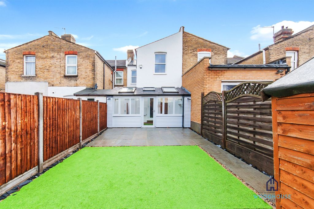 Property photo 3 of 10